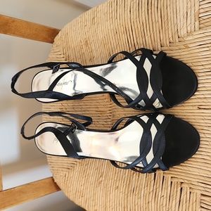 BLACK HEELS SIZE 10